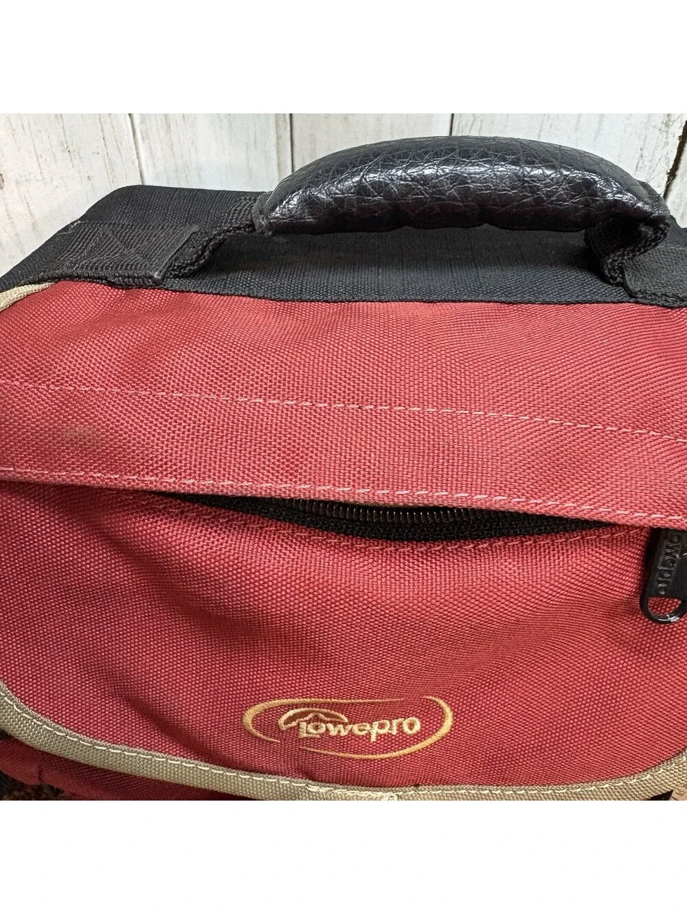 Lowepro Camera Bag Padded Handle Strap Maroon Carry Tote Case Outdoor Hiking